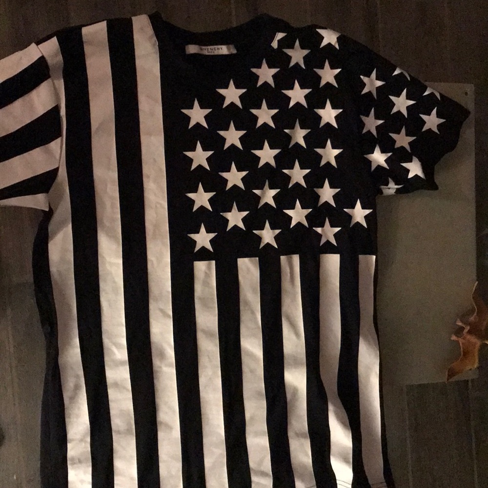 Givenchy T Shirt